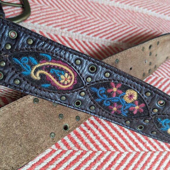 Lucky Brand Embroidered Belt Size Medium - Picture 3 of 5